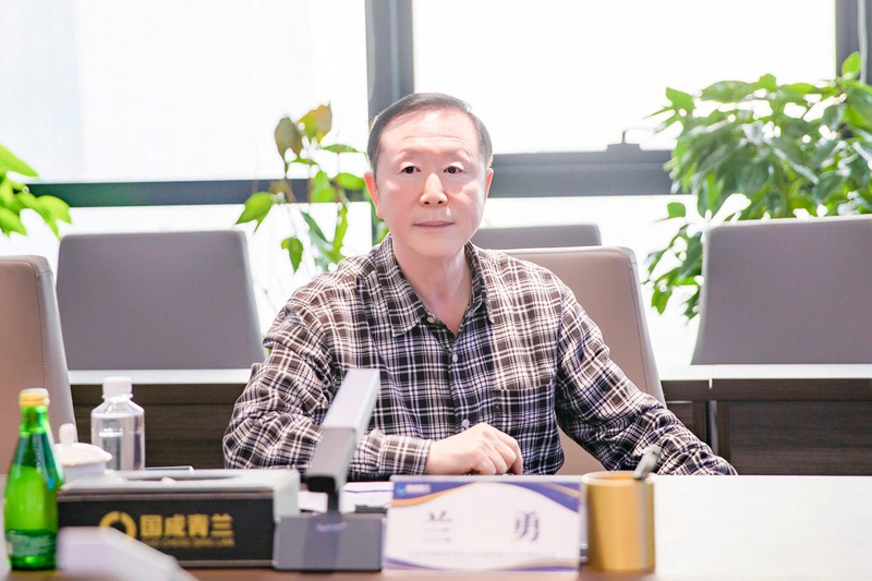 以會(huì)促商|秦商百人會(huì)領(lǐng)導(dǎo)一行來(lái)訪國(guó)成青蘭參觀座談